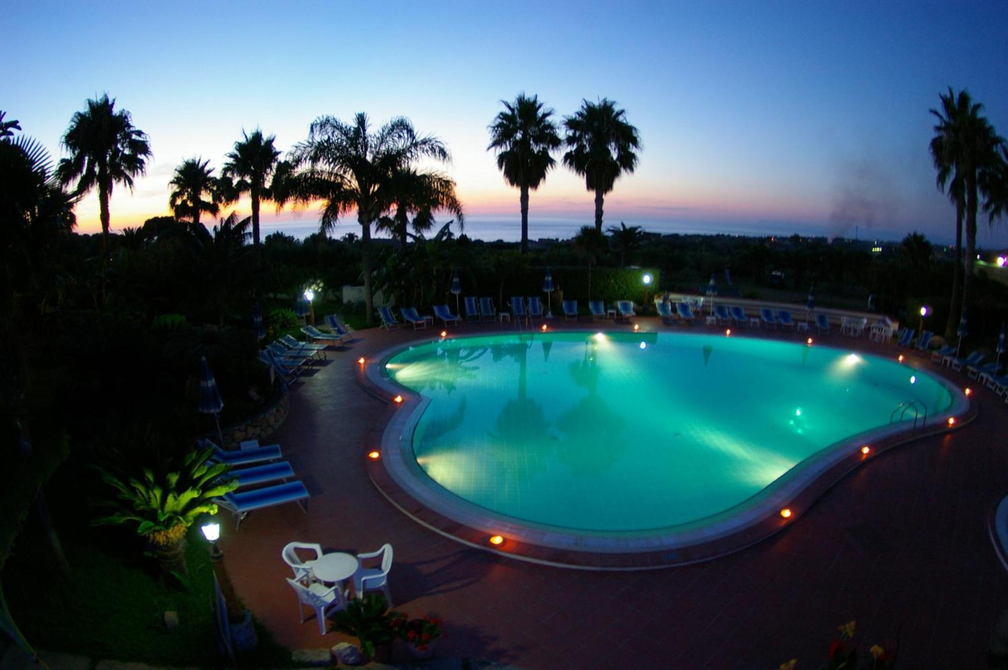 Hotel Residence Costa Azzurra Capo Vaticano Exterior photo
