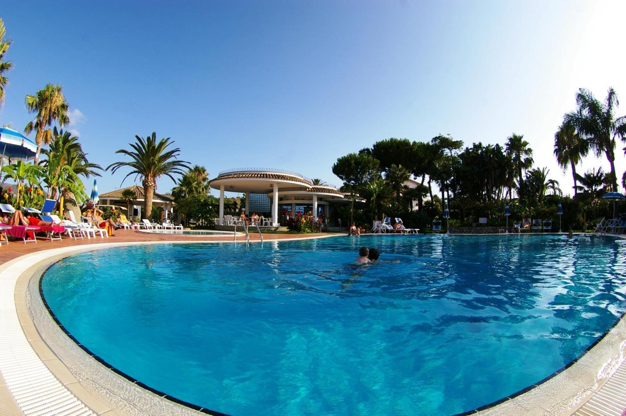 Hotel Residence Costa Azzurra Capo Vaticano Exterior photo