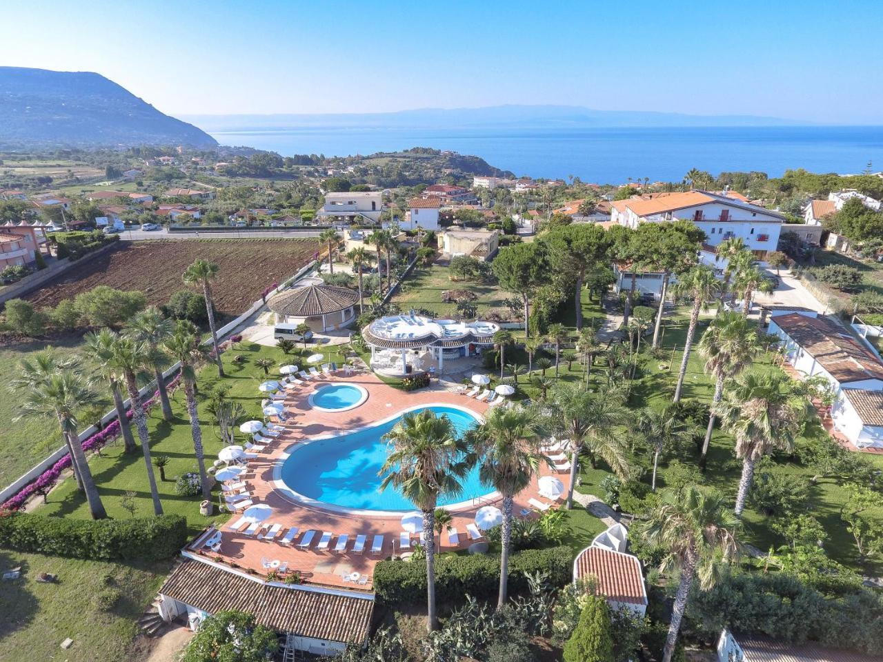 Hotel Residence Costa Azzurra Capo Vaticano Exterior photo