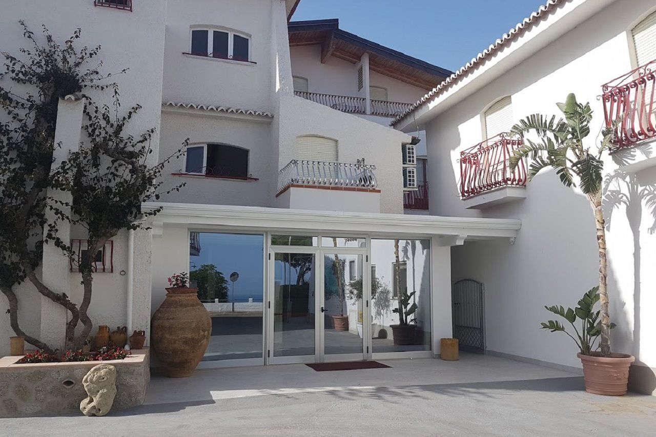 Hotel Residence Costa Azzurra Capo Vaticano Exterior photo